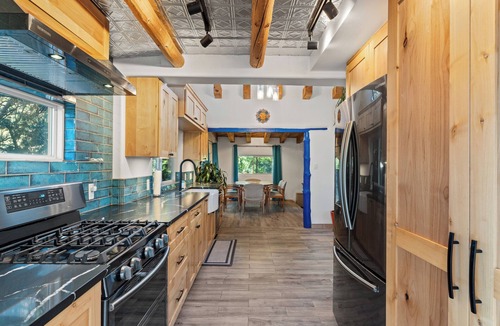 Canada de los Alamos House | Enchanted Forest Retreat 3 Bed · 2 Bath · 20 Minutes from Downtown Santa Fe