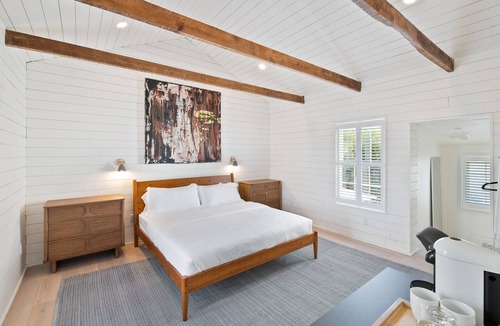 North Downtown Hotel | Entire 5-Room Boutique Hotel in Downtown Charlottesville