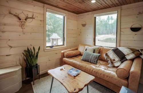 Chester House | Gorgeous Cedar Tiny House for a Unique Pet-Friendly Getaway in Chester, Vermont