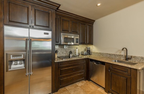 Cabo San Lucas Condo | Great Rates, Fantastic Accommodations, World Class Golf and Dining