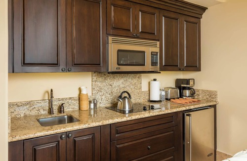 Cabo San Lucas Condo | Great Rates, Fantastic Accommodations, World Class Golf and Dining