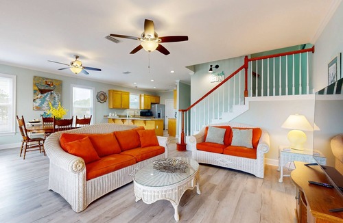 Audubon Place House | Gulfview duplex with loft, full kitchen, and washer and dryer.