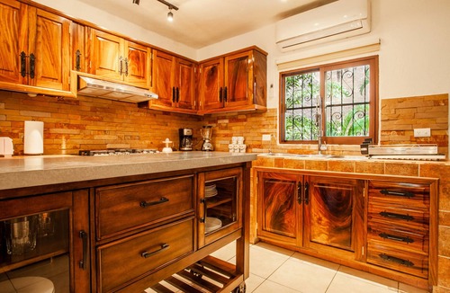 Romantic Zone Condo | Incredible 2 bedrooms 2.5 baths located in Old Town with no hills 2BD Condo for