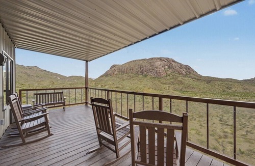 Terlingua House | Infinite Skies Retreat 727 Airplane Home