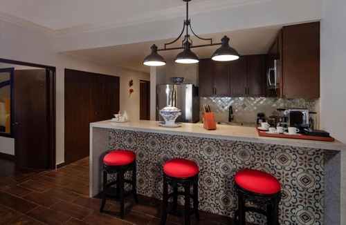 Cabo San Lucas Condo | Luxurious Retreat Resort w/Stunning View & Exclusive Amenities.