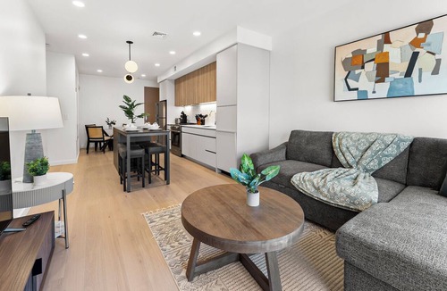 D Street - West Broadway Apartment | Luxury 1BR Near Broadway Southie mrw0