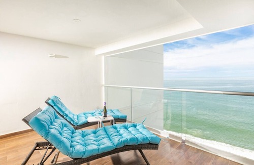 Las Glorias Condo | Luxury 2-Bedroom Beachfront Oasis – Two Balconies to Soak in the Views