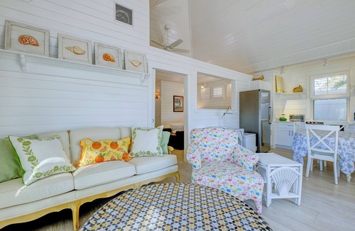 Siesta Key Cottage | Luxury Beach Cottage on Siesta Key: Perfect Getaway, private pool.