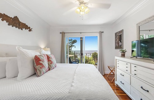 Fairhope Apartment | Magnolia at Jubilee Suites Bed & Breakfast. 1K/1B.