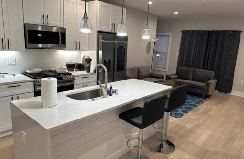 Northeast Apartment | Modern 2 Bed/1 Bath near Union Market [P2]