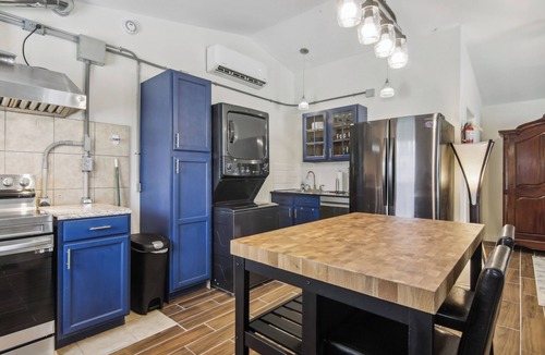 Cambridge Apartment | Modern Cambridge Cottage: Walk to Town, Waterfront