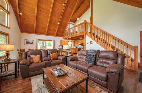 McHenry House | Modern Mountain Escape w/Hot Tub & Games