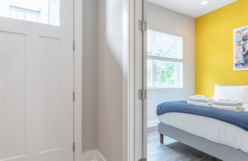 Katie Hill Neighborhood House | Napoleon Dynamite - Rooftop Hot Tub in Hip East Nash
