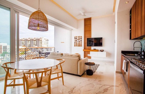 Emiliano Zapata Condo | NEW 1 BR in Romantica w/rooftop pool & gym