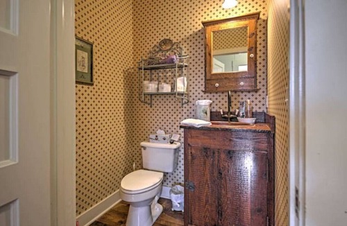 Prairie Lea House | Nut House Countryside Pecan Farm 14 ac San Marcos