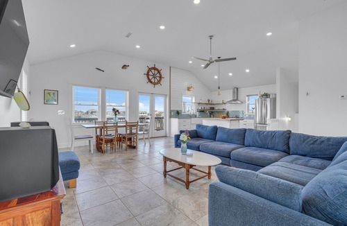 Colington House | Ocean Views, New Custom Home, Direct Beach Access, CLEAN, Near Pier, + EZ Cart