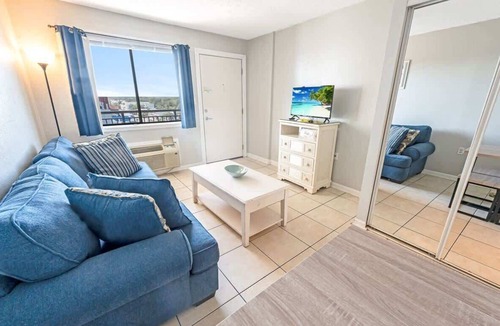 Myrtle Beach Condo | Oceanview Bluewater Resort's King Honeymoon Suite!