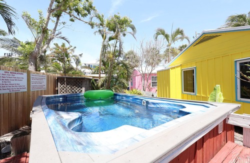 Siesta Key Village Cottage | Pink Mango Cottage steps from the beach