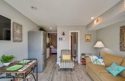 North Shore House | Pool, Lake & Sunsets in Front of the Condo Patio