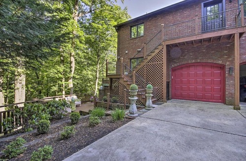Long Green Apartment | Quiet Getaway in Gated Community! Private Deck and BBQ - 18 Mi to Downtown Baltimore condo