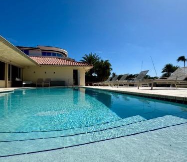 Harbor Beach House | Quiet Luxury Canal Villa Near the Beach