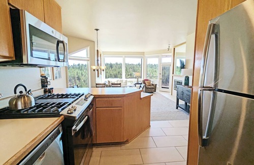 Century West Condo | River Ridge 328AB Ground Floor Condo in Bend, OR 2 Bd, 2 Ba 328