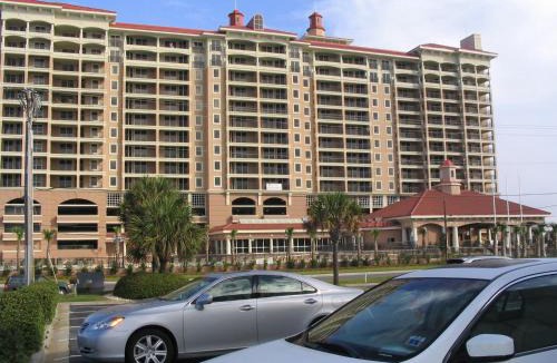 Cherry Grove Beach House | Seaside Bliss Tilghman Beach & Golf Resort Condo