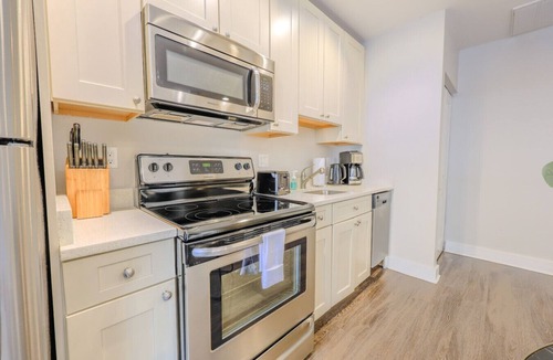 Boston Financial District Apartment | Sleek FIDI Studio | Close to Public Transit!