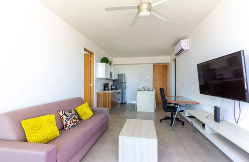 Downtown Condo | spacious 2 bedrooms in a building close to the beach, with excellent amenities!