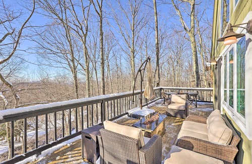 Beech Mountain Ski Chalet | Spacious Beech Mtn Chalet - 2 miles from the slopes!