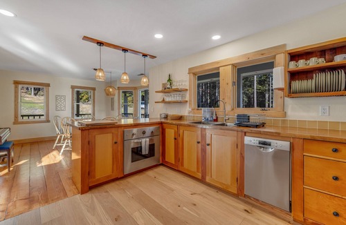 Little River House | Stunning property on 10 acres with ridge top views & private hot tub
