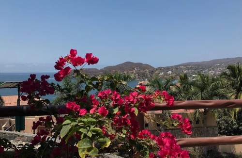 Zihuatanejo Condo | Stunning View of Zihua! Relax and enjoy a wonderful time at Preciosa