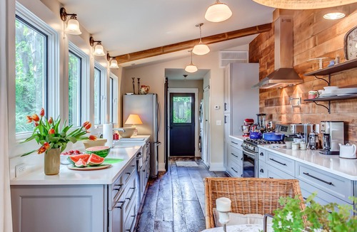 Historic Downtown Franklin Cottage | Sugar Shack - Luxury Farmhouse Style Cottage in the heart of Downtown Franklin