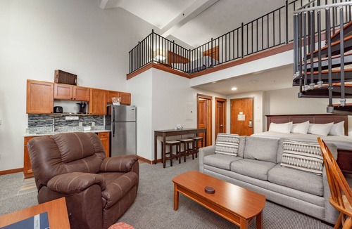 Thayerville Condo | Suites at Silver Tree: A306 Studio & Loft Standard View