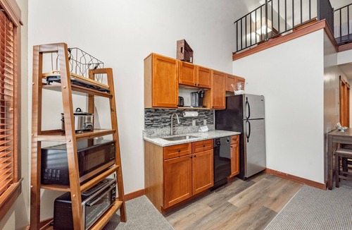 Thayerville Condo | Suites at Silver Tree: A306 Studio & Loft Standard View