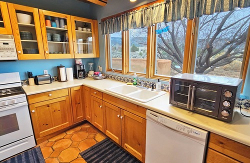 Taos House | Taos House - 360 degree mountain/town views - Patio - Hot Tub