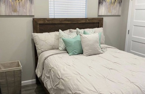 South Atlanta House | Tranquil and conveniently situated residence, just a 5-min drive from downtown.