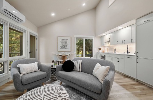 Century West Condo | Wanderlust Condo Bend - Mt Bachelor Village - BRAND NEW