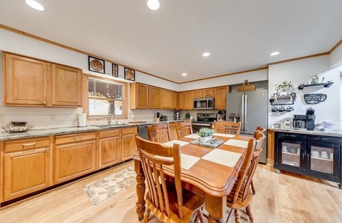 Helen Cabin | Waterfall Cabin/2 BR in Helen| private waterfall with Hot Tub under the stars!
