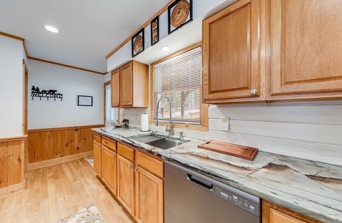 Helen Cabin | Waterfall Cabin/2 BR in Helen| private waterfall with Hot Tub under the stars!