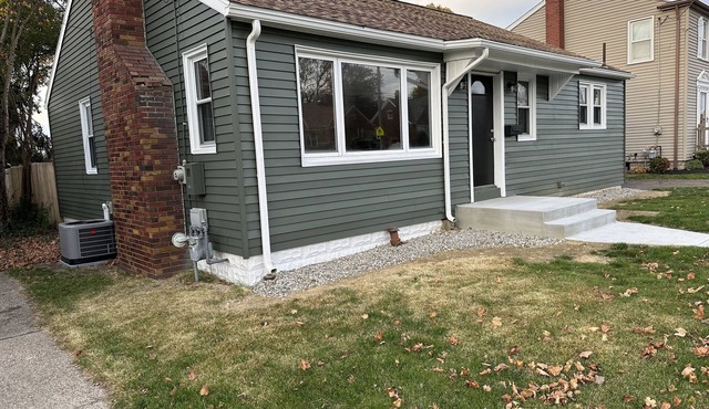 Charming Ranch style house across from Mercyhurst University