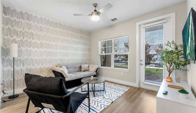 Close to Universal King Suite, Pet-Friendly Stay
