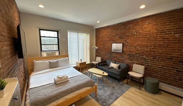Cozy Central South End Studio