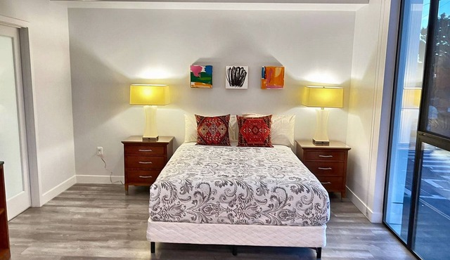 Cozy Modern Studio on Spaulding Ave – Complimentary WiFi & Parking