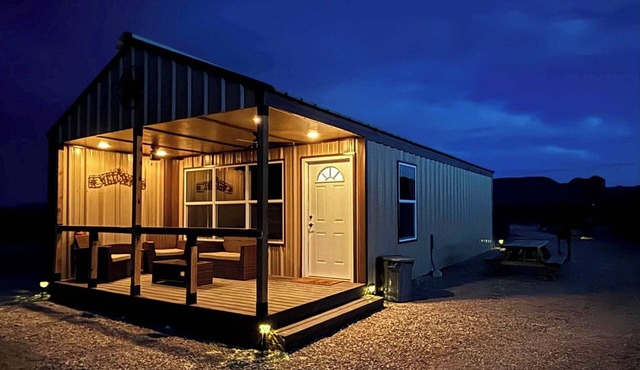 Desert Quail Oasis: Style, Comfort & Easy Access