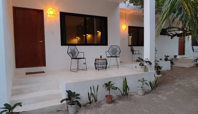Kitchenette · Sleeps 4 · 1 Block to Beach · Casa 5