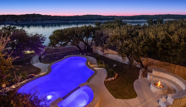 Lake Travis Waterfront Resort - Deep Water Dock, Pool, Hot Tub & Pickleball