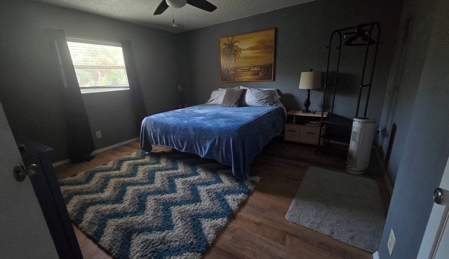 Lovely 2-bedroom duplex with AC in charming Crystal Beach.