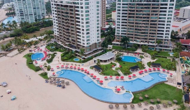 Ocean Front Condo 1 Bedroom/3 beds/2 bathrooms