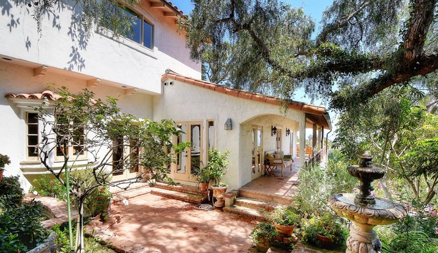Ocean Views - Beautiful Laguna Beach Home.